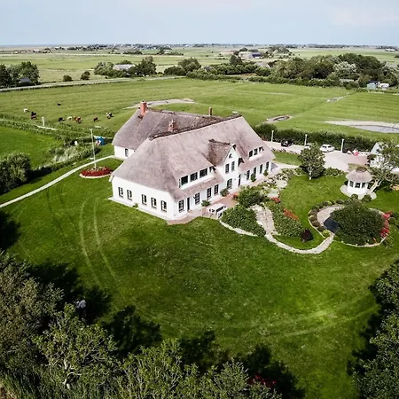 Rickmer's Hoff Reetdachhaus Mit Sauna Und Kamin * Pellworm