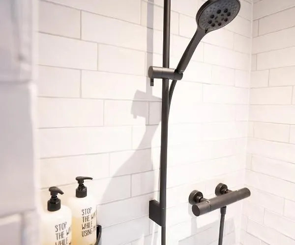 Lägenhet Rickmer's Hoff Reetdachhaus Mit Sauna Und Kamin Pellworm